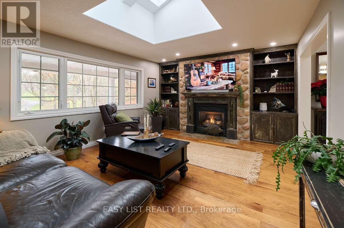 1078 Berletts Road, Wilmot, Ontario  N0B 2L0 - Photo 5 - X12595308