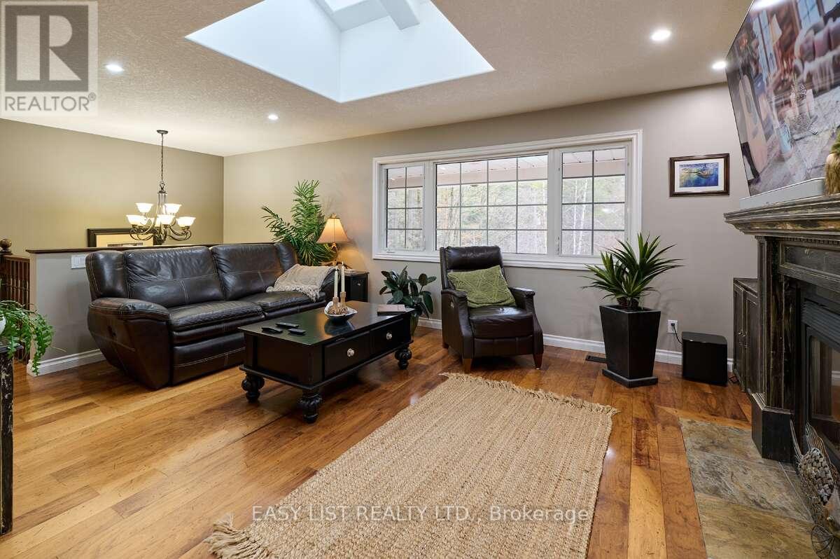 1078 Berletts Road, Wilmot, Ontario  N0B 2L0 - Photo 6 - X12595308