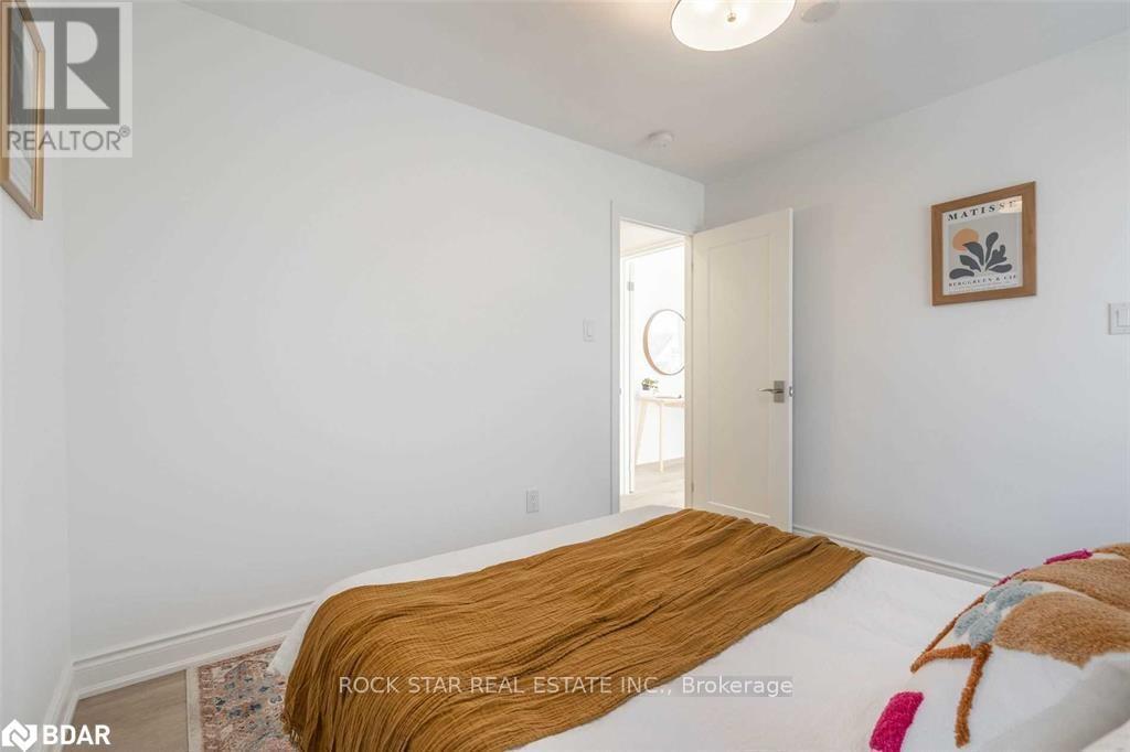 Upper - 1 Edward Street, Hamilton, Ontario L8L 2V2 - Photo 17 - X12595332