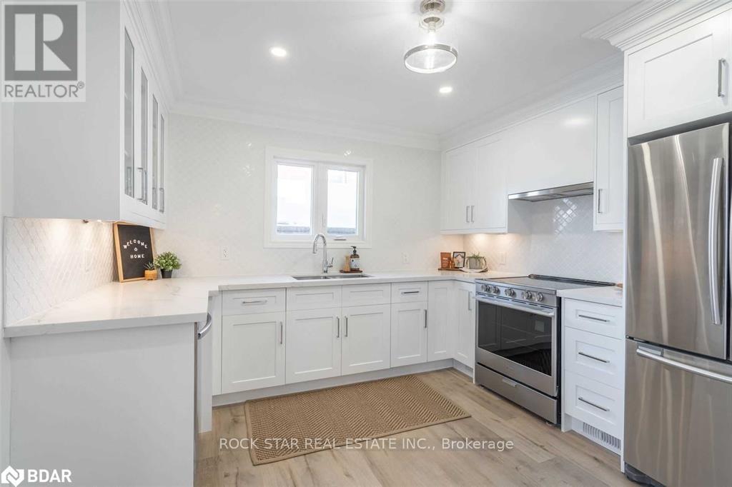 Upper - 1 Edward Street, Hamilton, Ontario L8L 2V2 - Photo 8 - X12595332