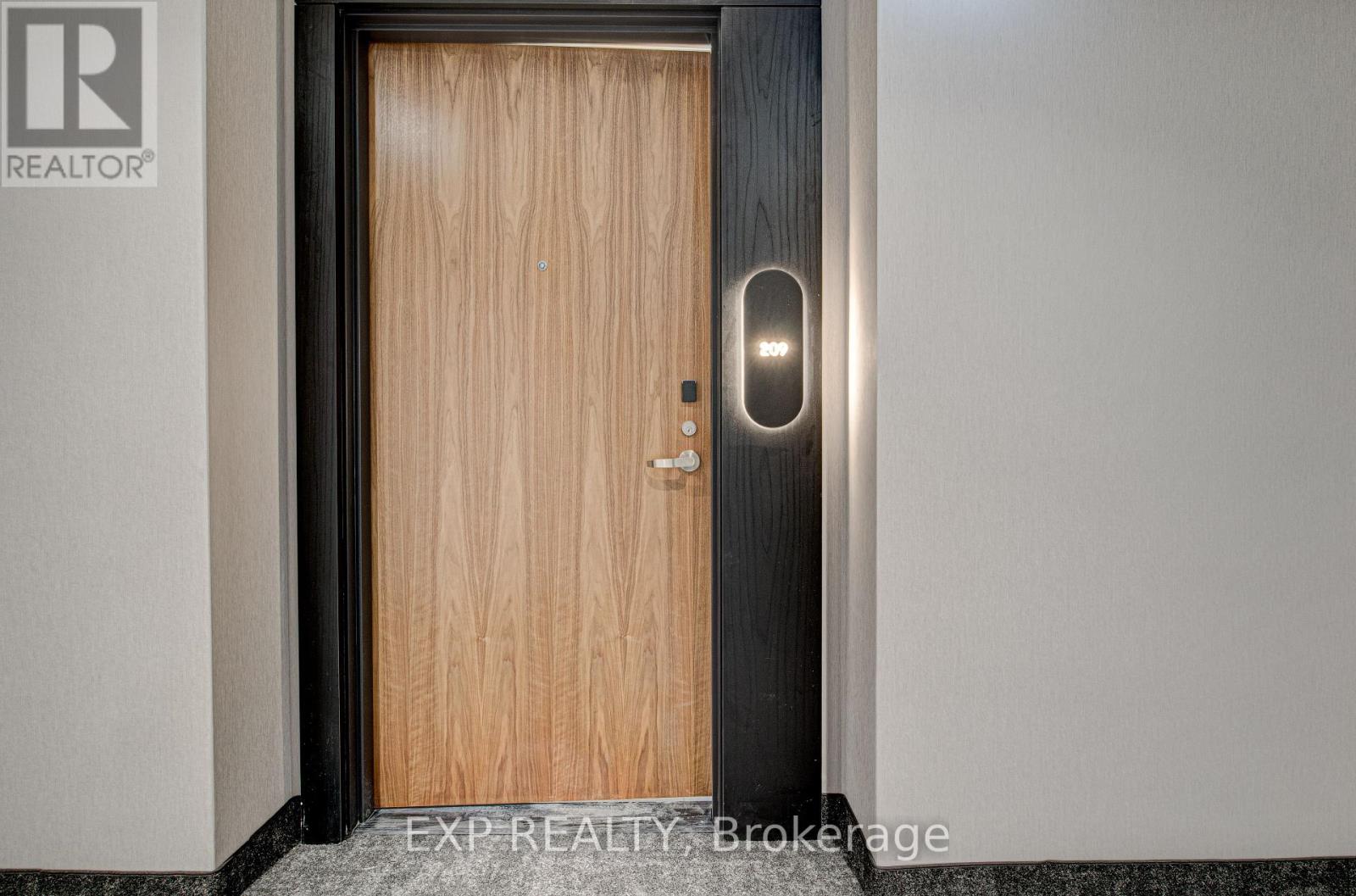 209 - 25 WELLINGTONT STREET S, Kitchener, Ontario