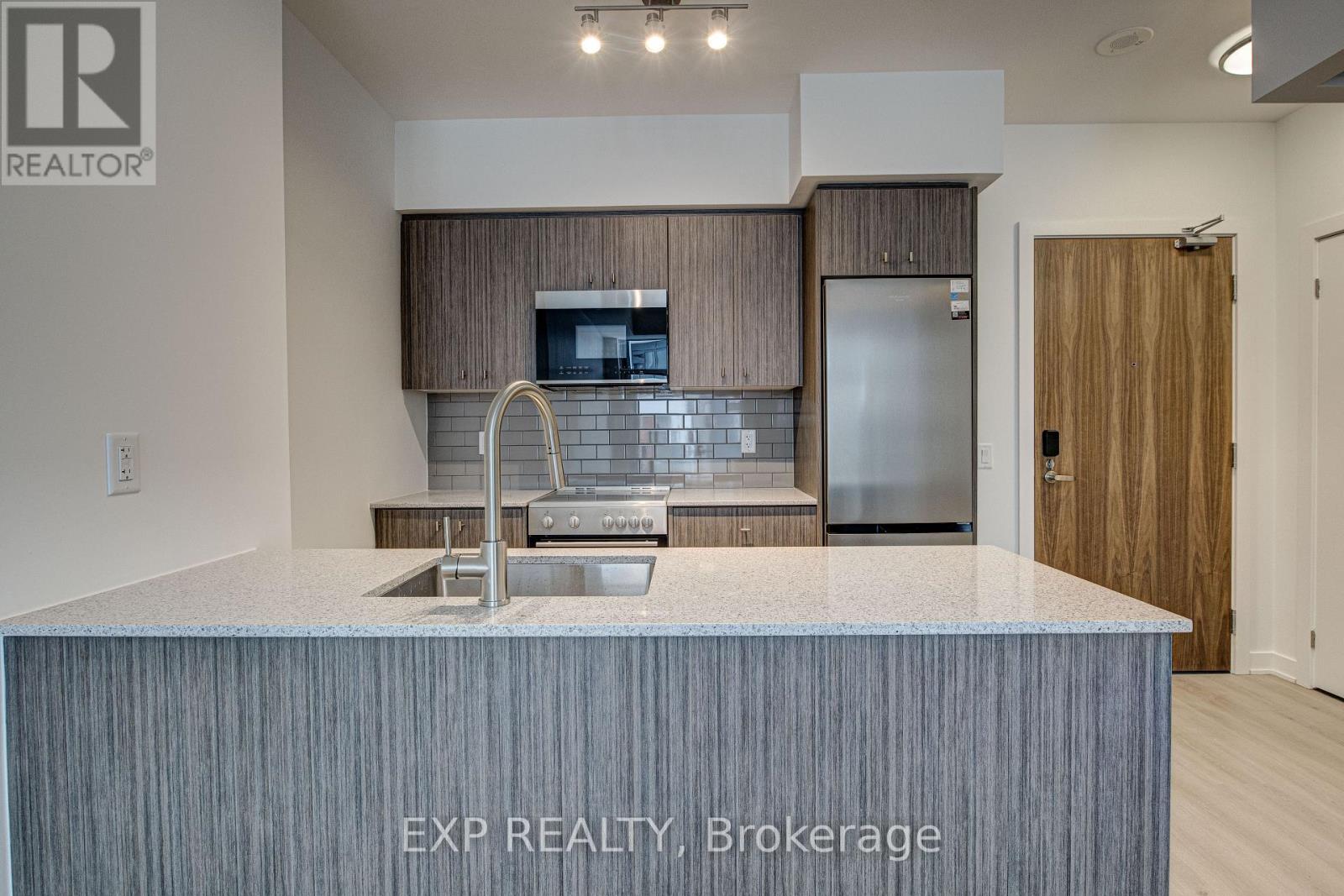 209 - 25 Wellingtont Street S, Kitchener, Ontario  N2G 0G5 - Photo 8 - X12595398