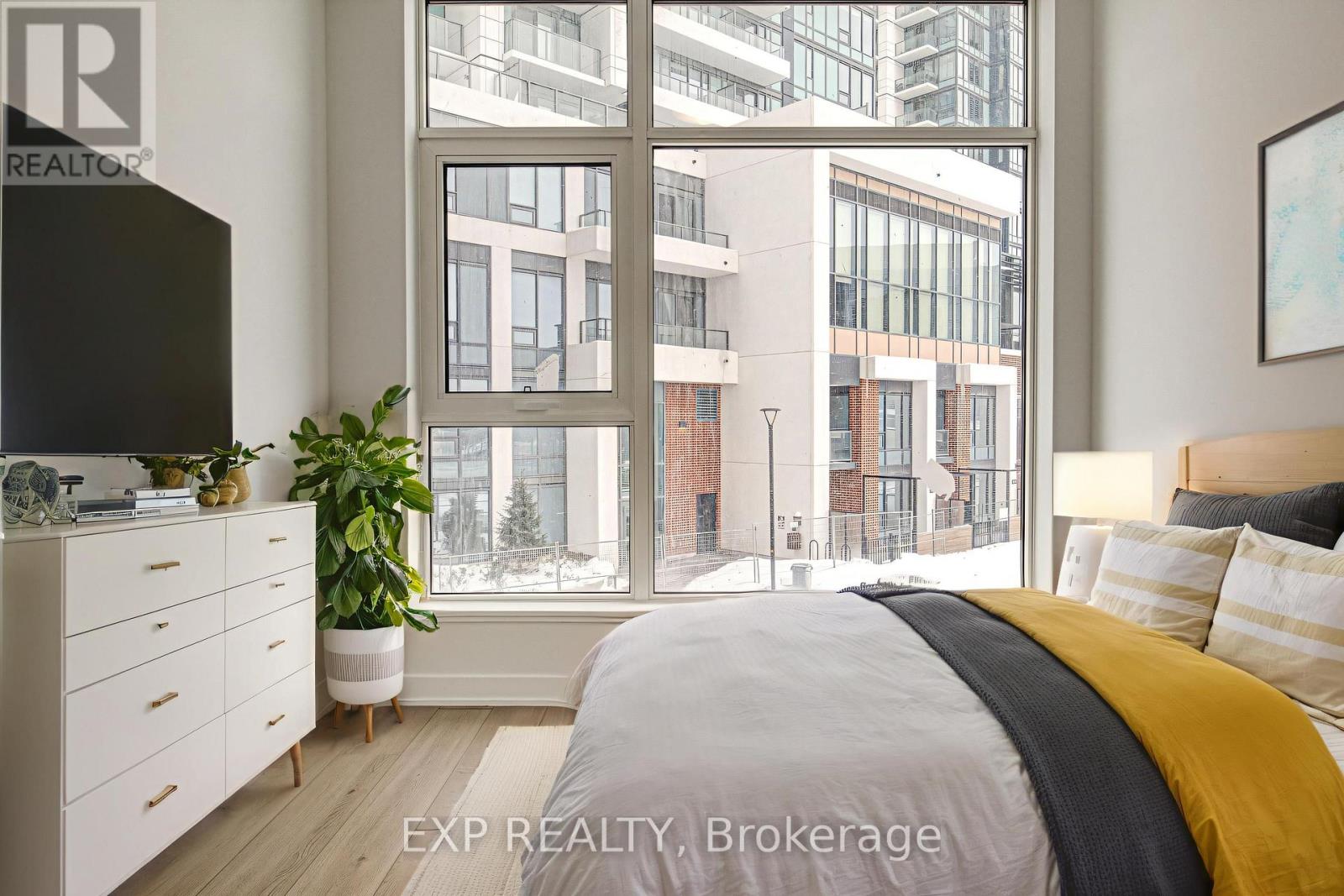 210 - 25 Wellington Street S, Kitchener, Ontario  N2G 0G5 - Photo 5 - X12595400