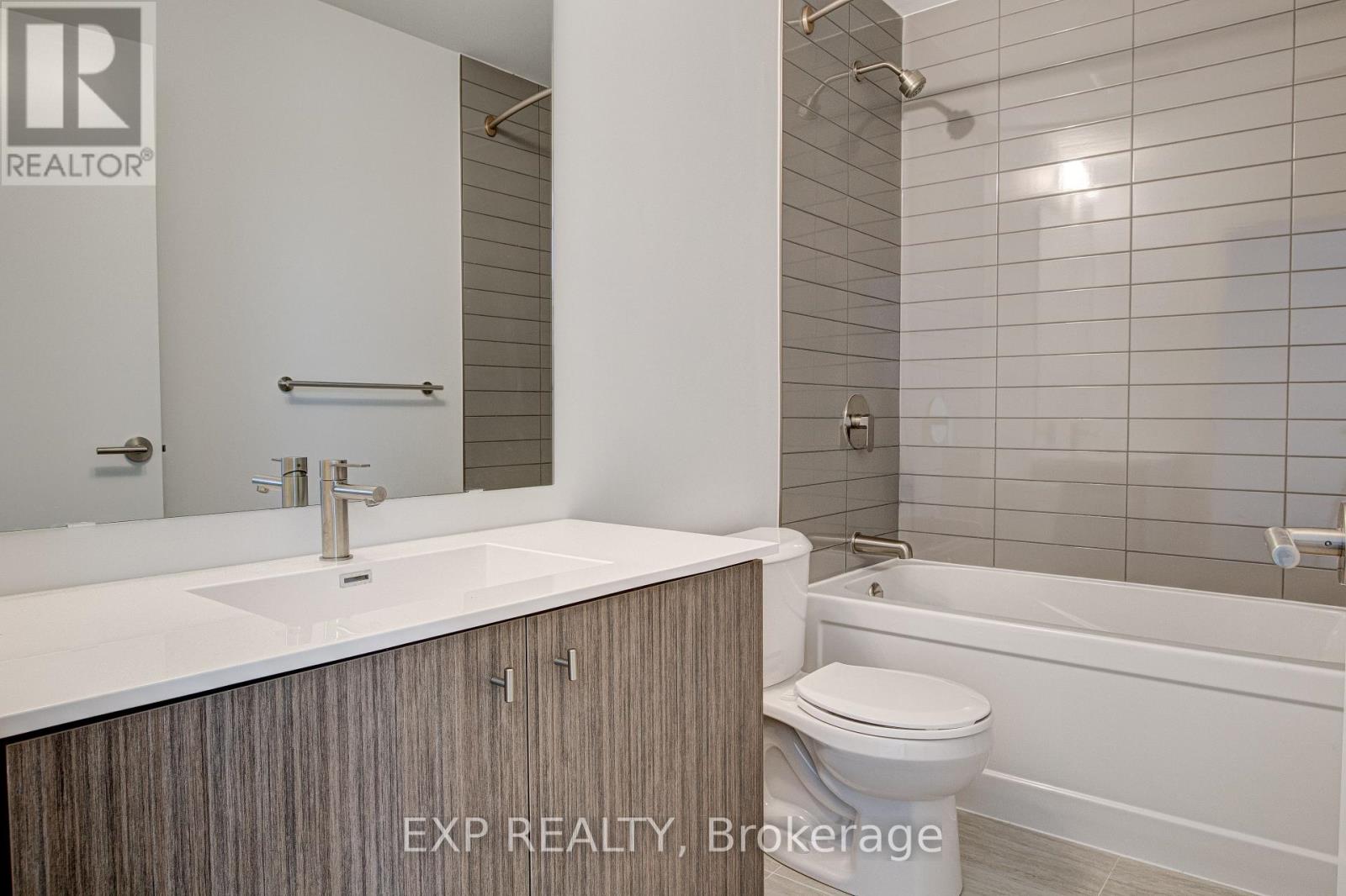 210 - 25 Wellington Street S, Kitchener, Ontario  N2G 0G5 - Photo 8 - X12595400