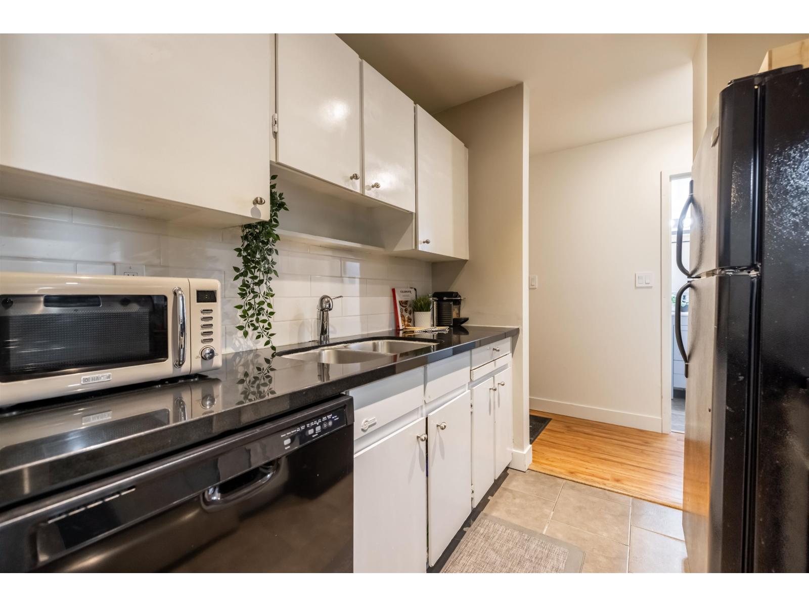 110 1850 E Southmere Crescent, Surrey, British Columbia  V4A 6Y6 - Photo 9 - R3071416