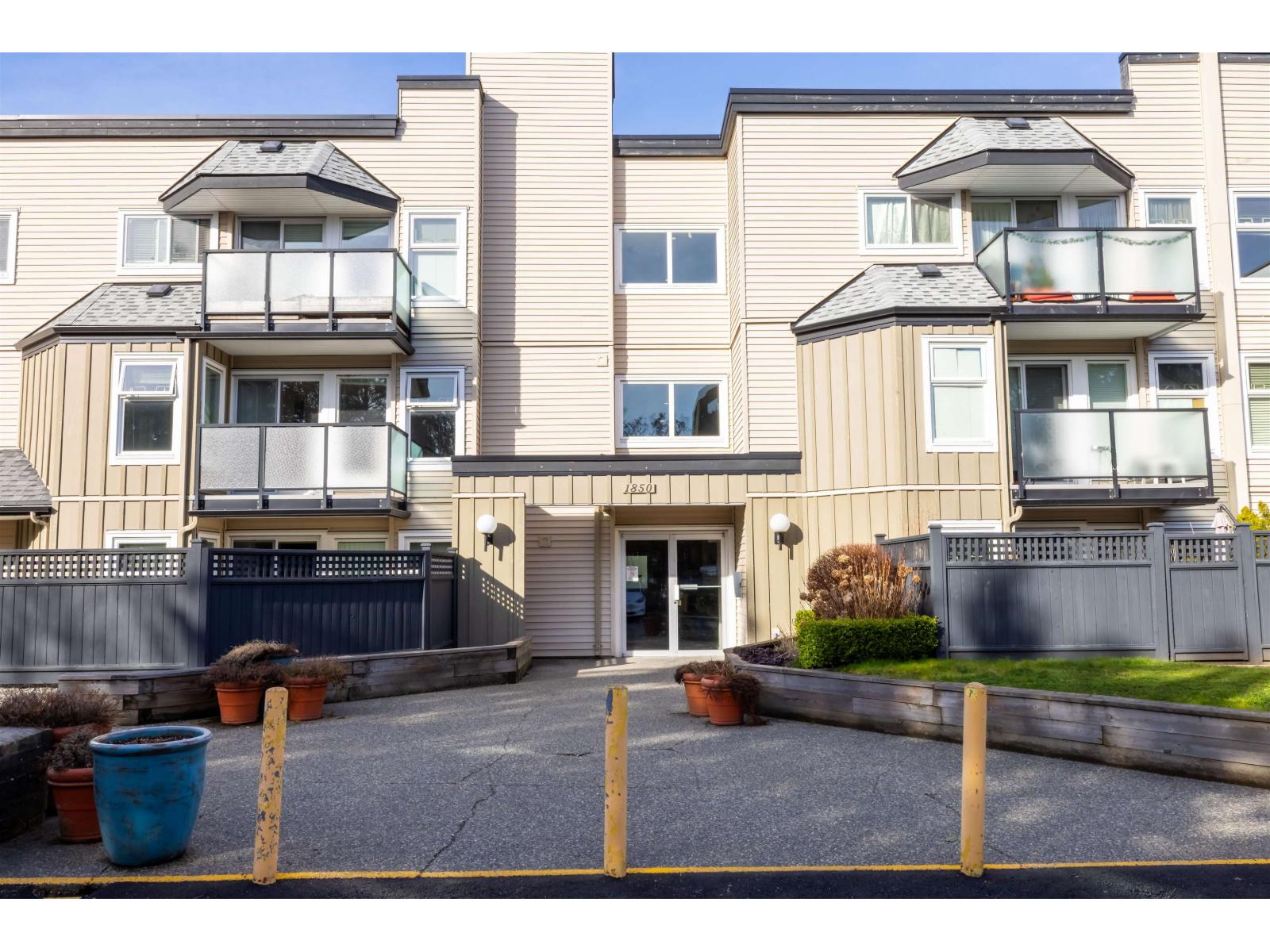 110 1850 E Southmere Crescent, Surrey, British Columbia  V4A 6Y6 - Photo 3 - R3071416