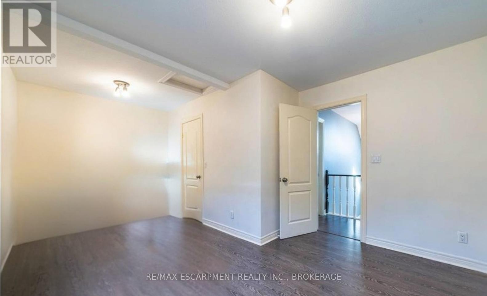 3829 Northwood Drive, Niagara Falls, Ontario L2H 2Y5 - Photo 10 - X12594948