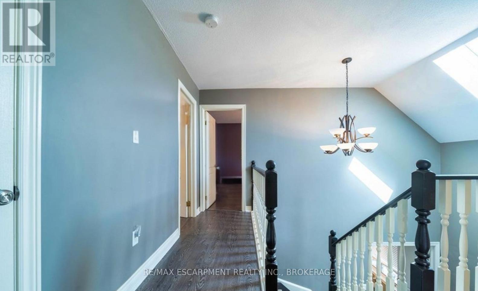 3829 Northwood Drive, Niagara Falls, Ontario L2H 2Y5 - Photo 8 - X12594948