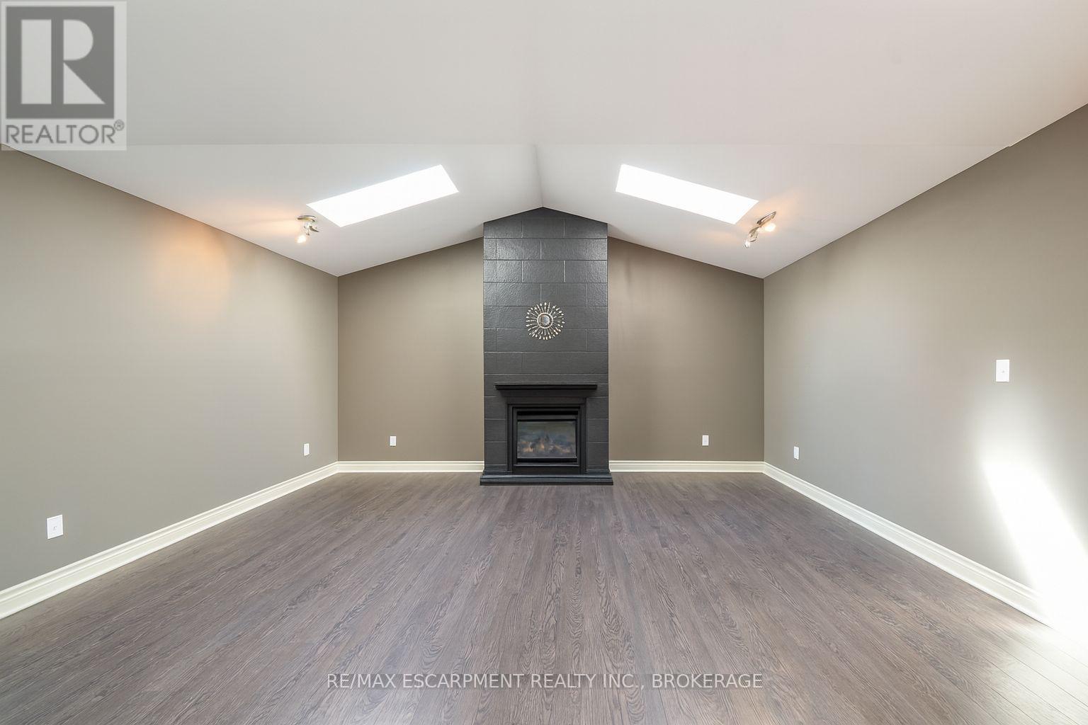 3829 Northwood Drive, Niagara Falls, Ontario L2H 2Y5 - Photo 6 - X12594948