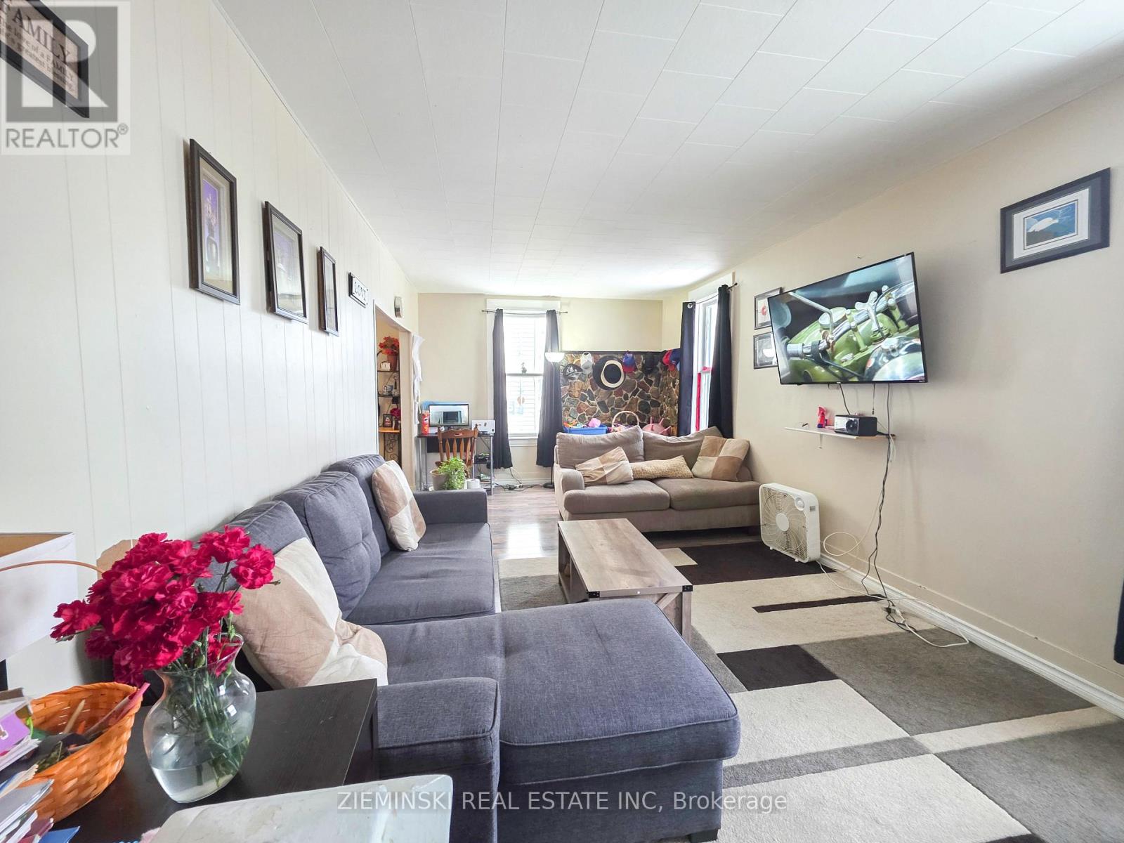 65 Kirby Avenue, Timmins, Ontario P4N 1J3 - Photo 3 - T12595558