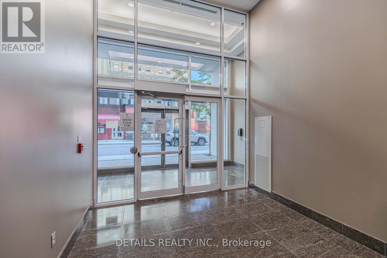 717 - 238 Besserer Street, Ottawa, Ontario K1N 6B1 - Photo 3 - X12595494