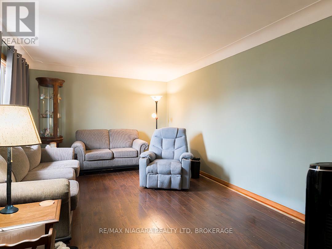 205 Borden Avenue, Port Colborne, Ontario  L3K 3Z9 - Photo 6 - X12595540