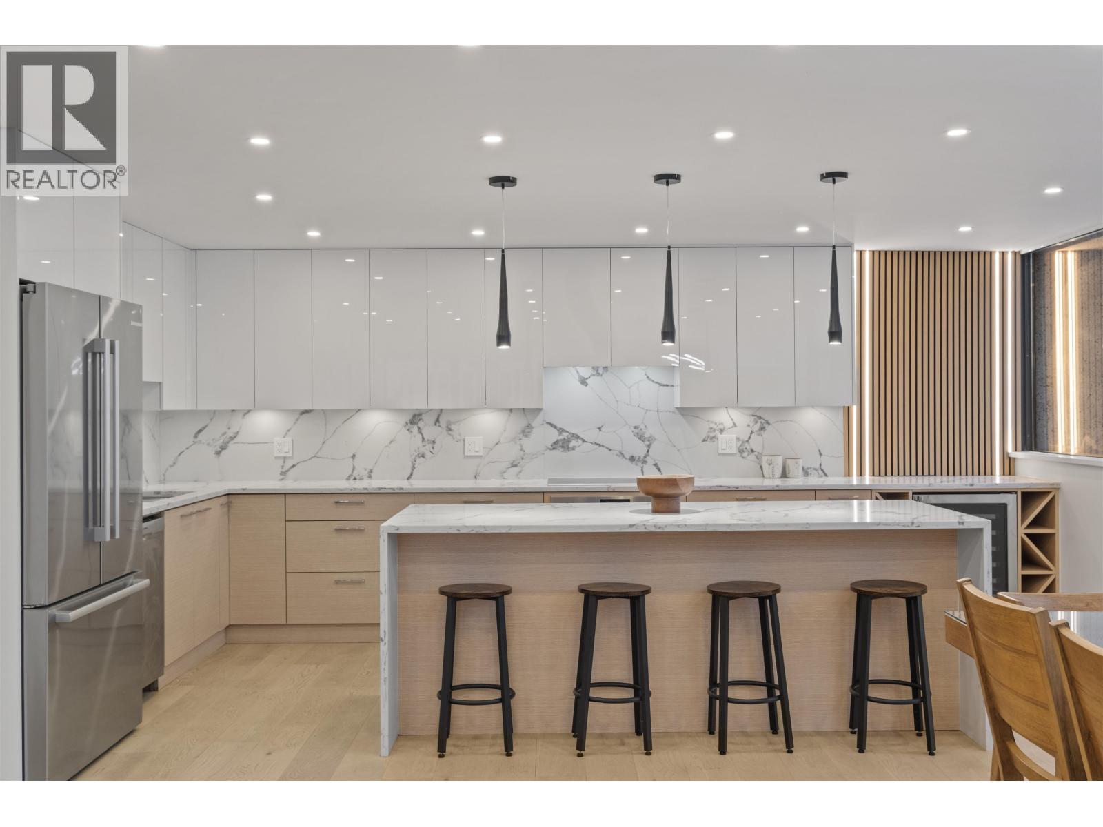 1207 1515 EASTERN AVENUE, North Vancouver, British Columbia