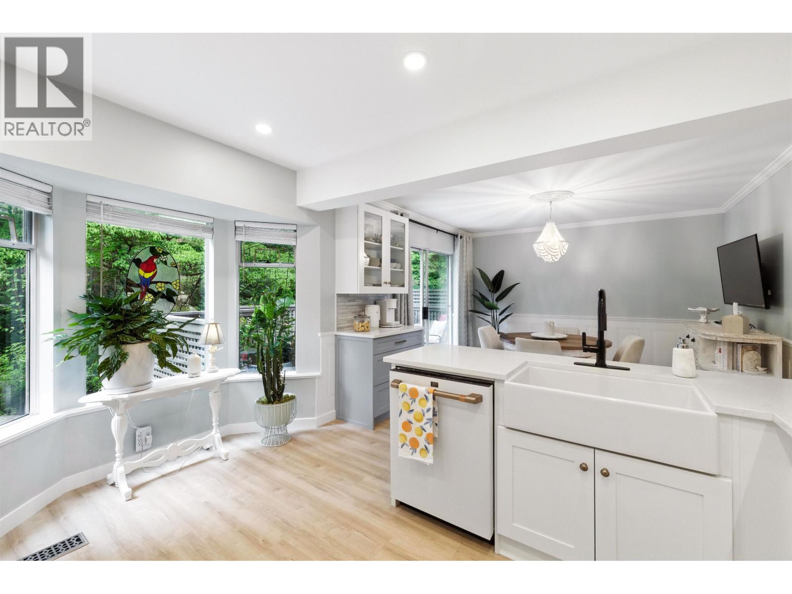 8885 Larkfield Drive, Burnaby, British Columbia  V5A 4L3 - Photo 14 - R3071577