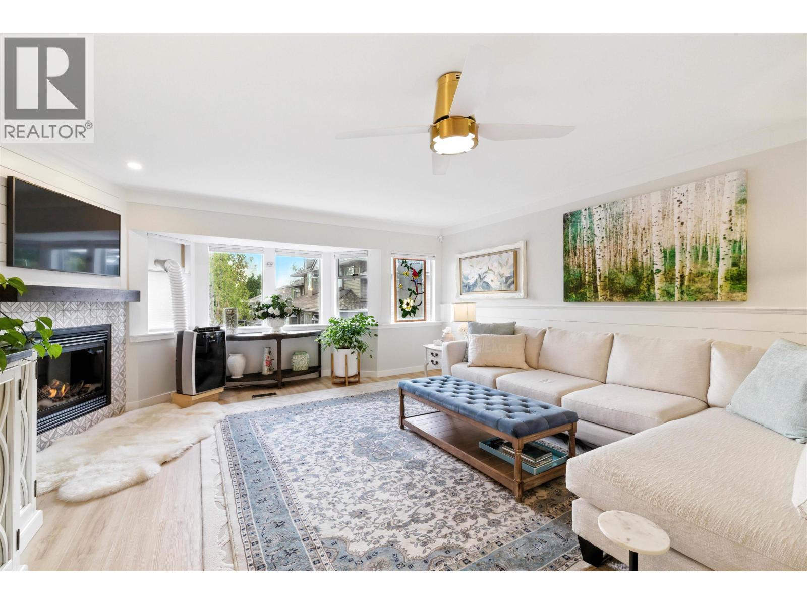 8885 Larkfield Drive, Burnaby, British Columbia  V5A 4L3 - Photo 2 - R3071577