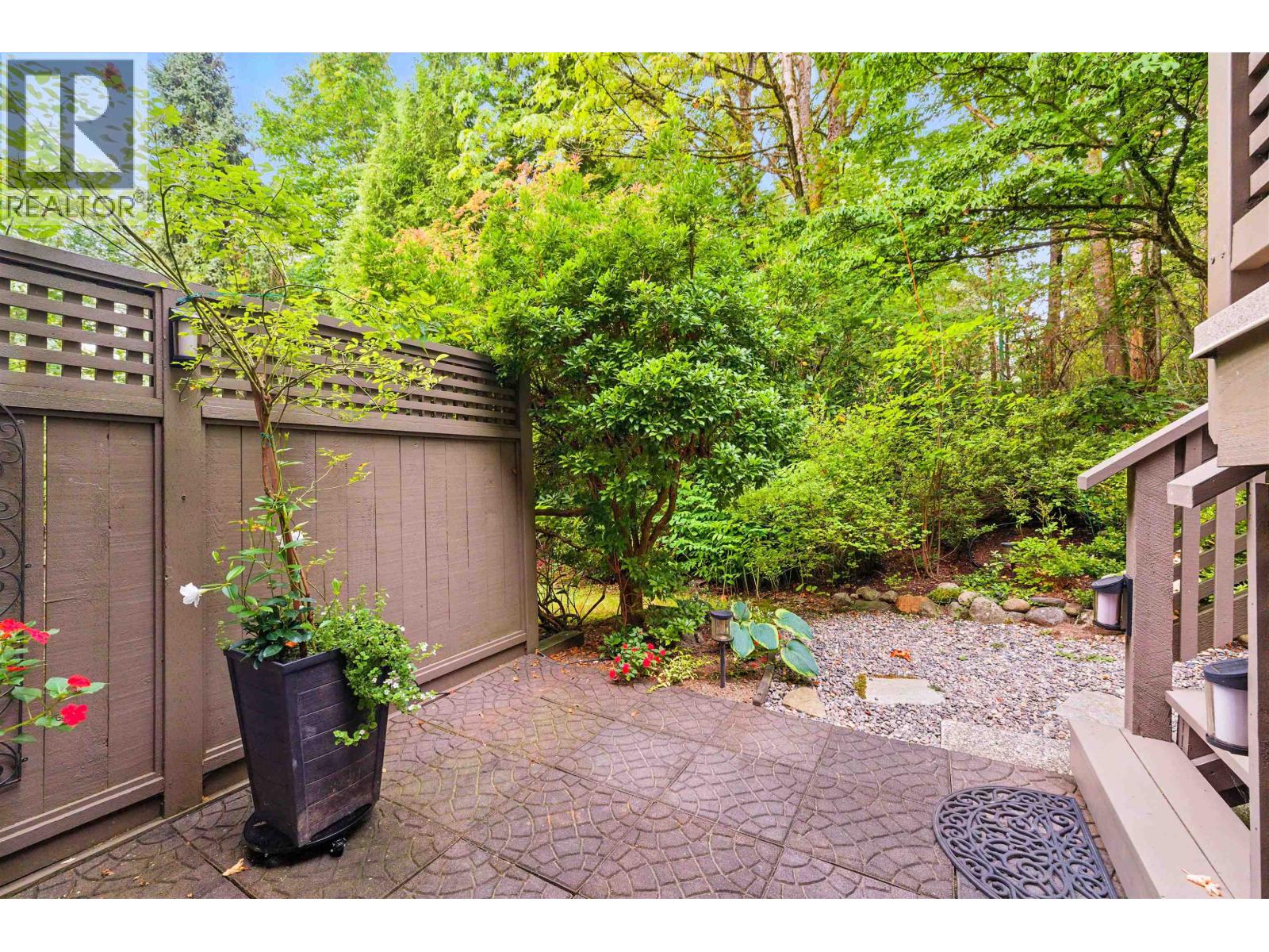 8885 Larkfield Drive, Burnaby, British Columbia  V5A 4L3 - Photo 26 - R3071577