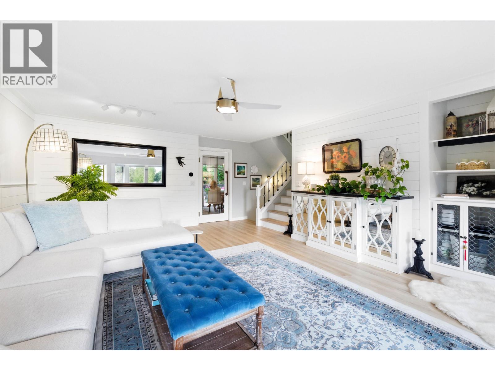 8885 Larkfield Drive, Burnaby, British Columbia  V5A 4L3 - Photo 3 - R3071577