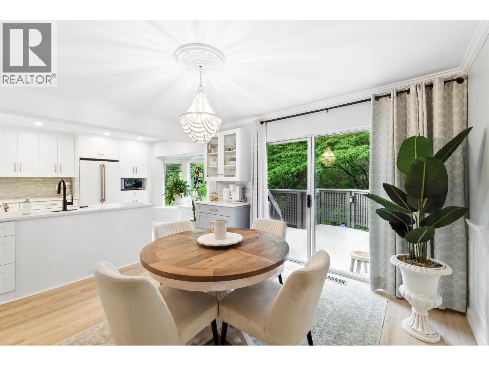 8885 Larkfield Drive, Burnaby, British Columbia  V5A 4L3 - Photo 7 - R3071577