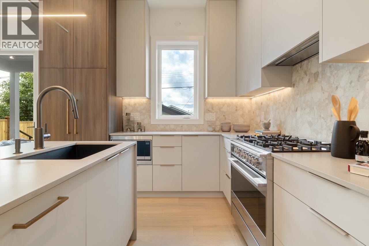 2 2680 E 5th Avenue, Vancouver, British Columbia  V5M 1M9 - Photo 10 - R3071590