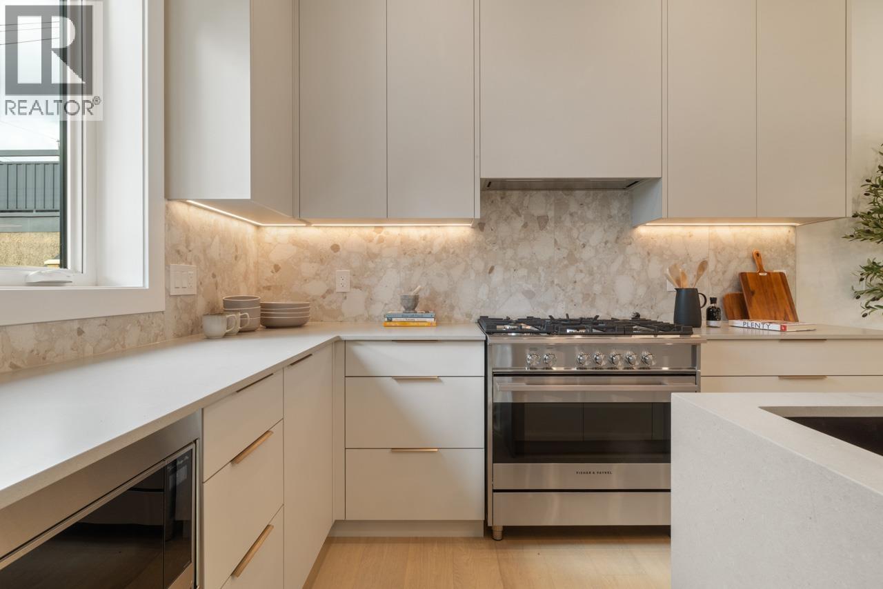 2 2680 E 5th Avenue, Vancouver, British Columbia  V5M 1M9 - Photo 11 - R3071590