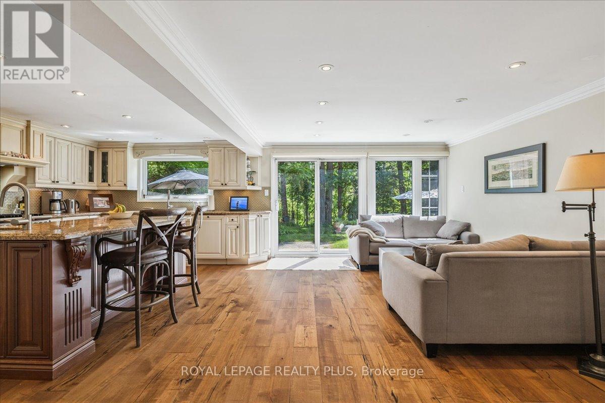 1258 Ravine Drive, Mississauga, Ontario  L5J 3E4 - Photo 13 - W12595126