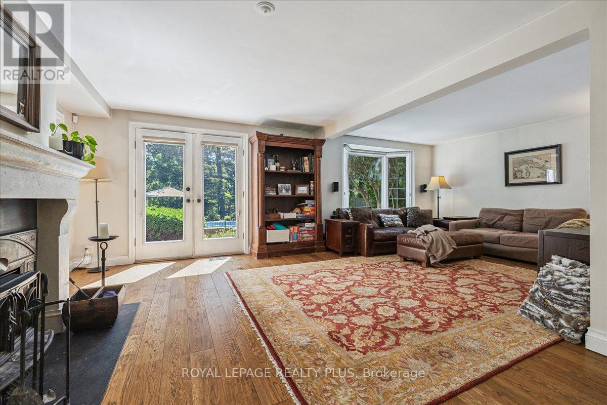 1258 Ravine Drive, Mississauga, Ontario  L5J 3E4 - Photo 9 - W12595126