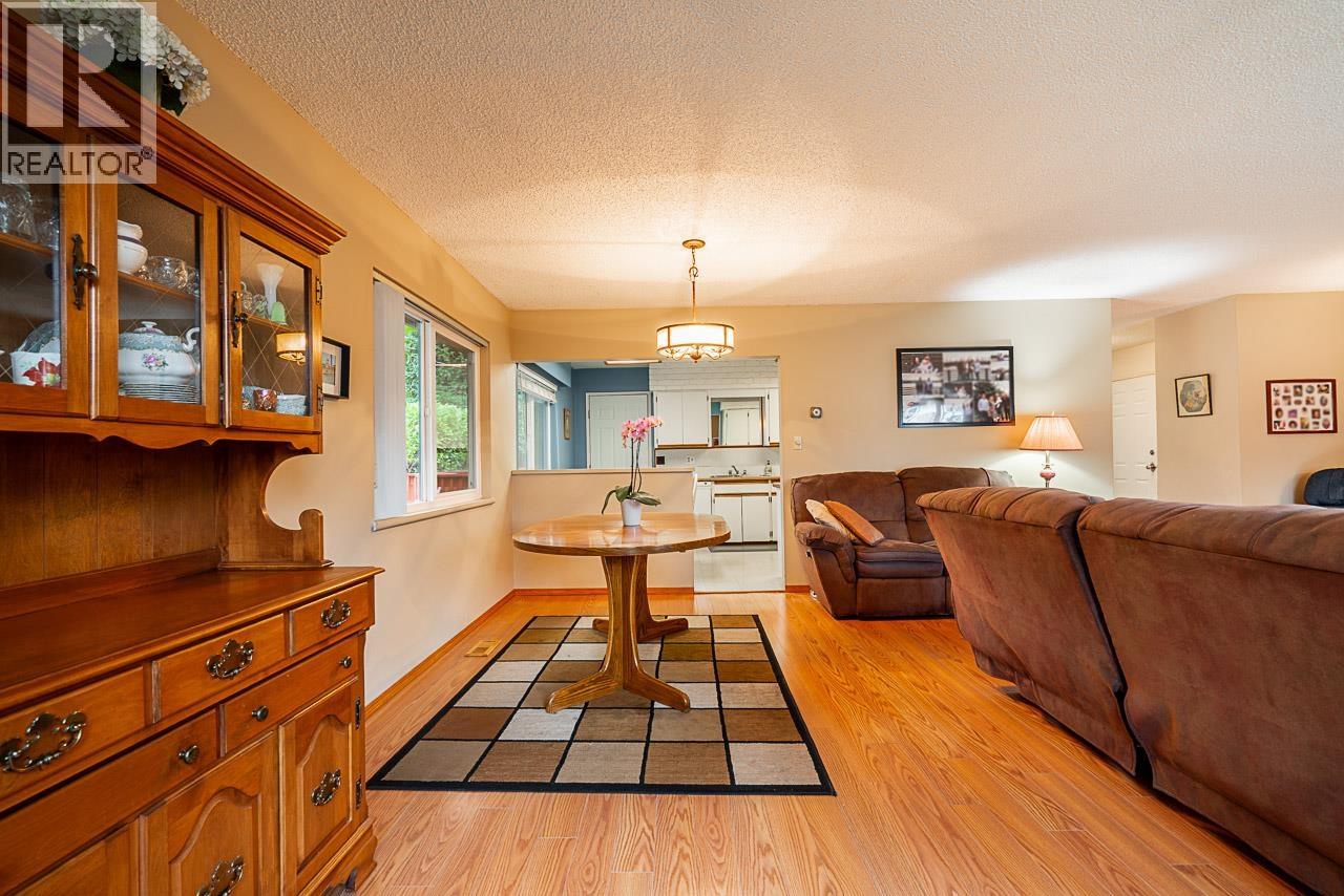 3826 Wellington Street, Port Coquitlam, British Columbia  V3B 3Z2 - Photo 11 - R3071588