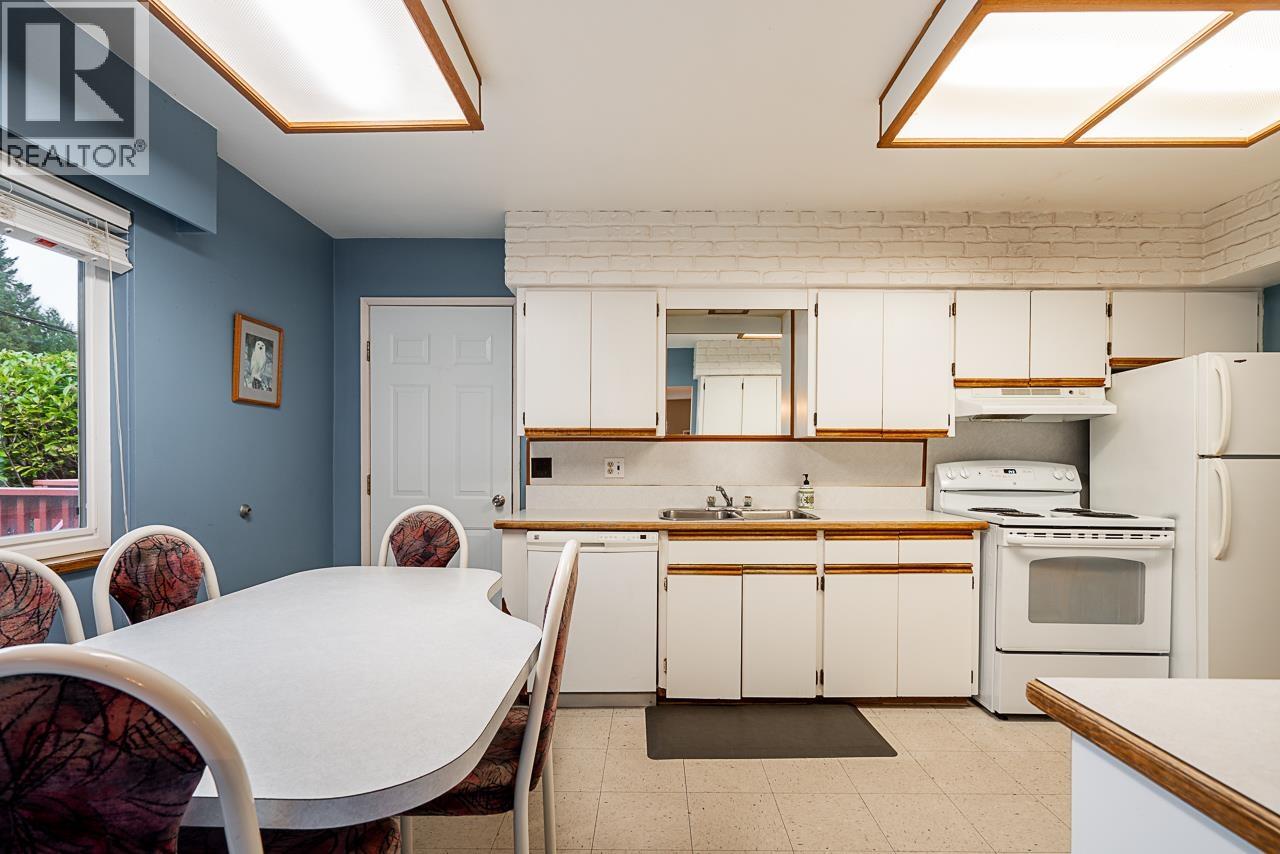 3826 Wellington Street, Port Coquitlam, British Columbia  V3B 3Z2 - Photo 16 - R3071588