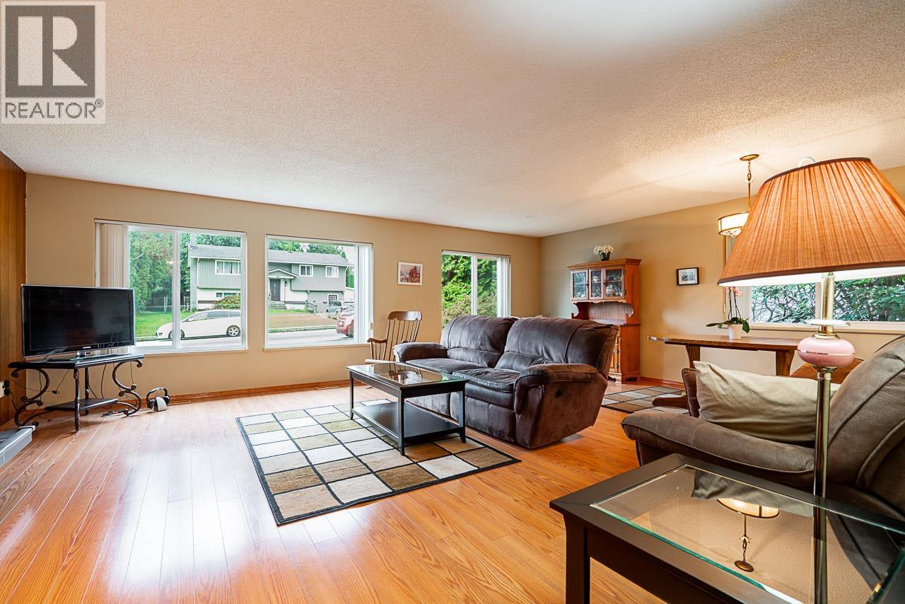 3826 Wellington Street, Port Coquitlam, British Columbia  V3B 3Z2 - Photo 5 - R3071588