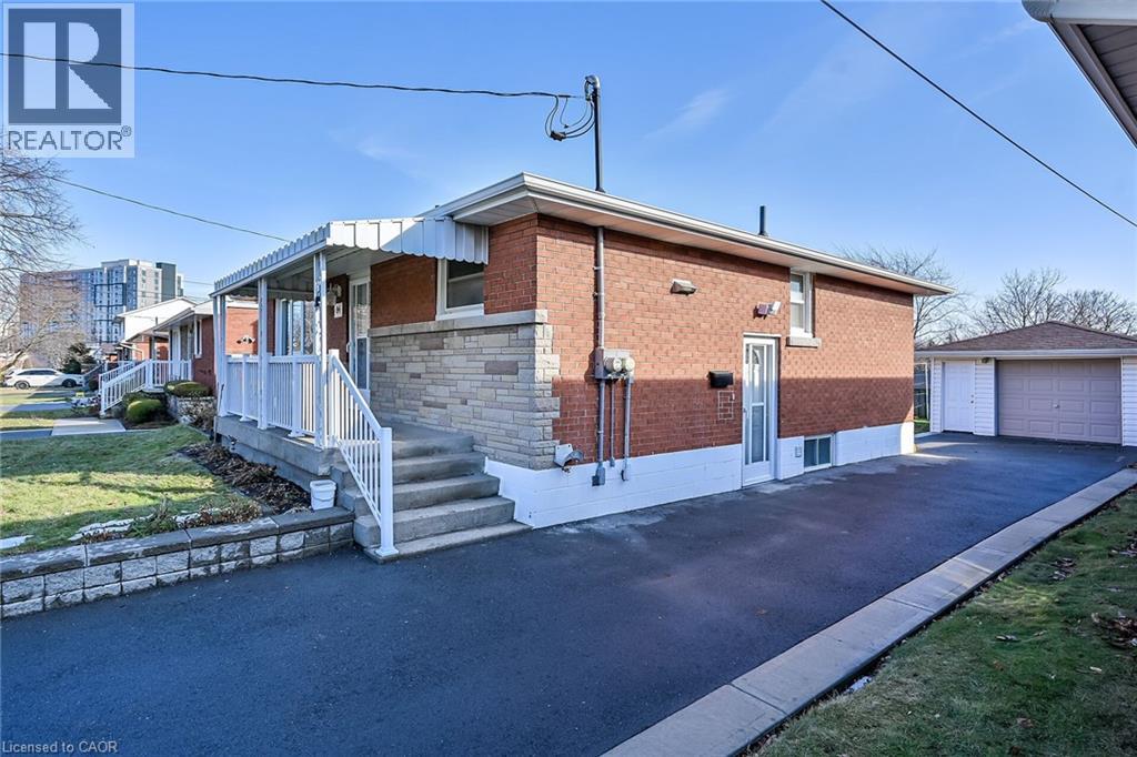 84 Blanmora Drive, Hamilton, Ontario  L8G 2A8 - Photo 4 - 40791310