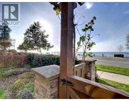 105 5160 DAVIS BAY ROAD, Sechelt, British Columbia