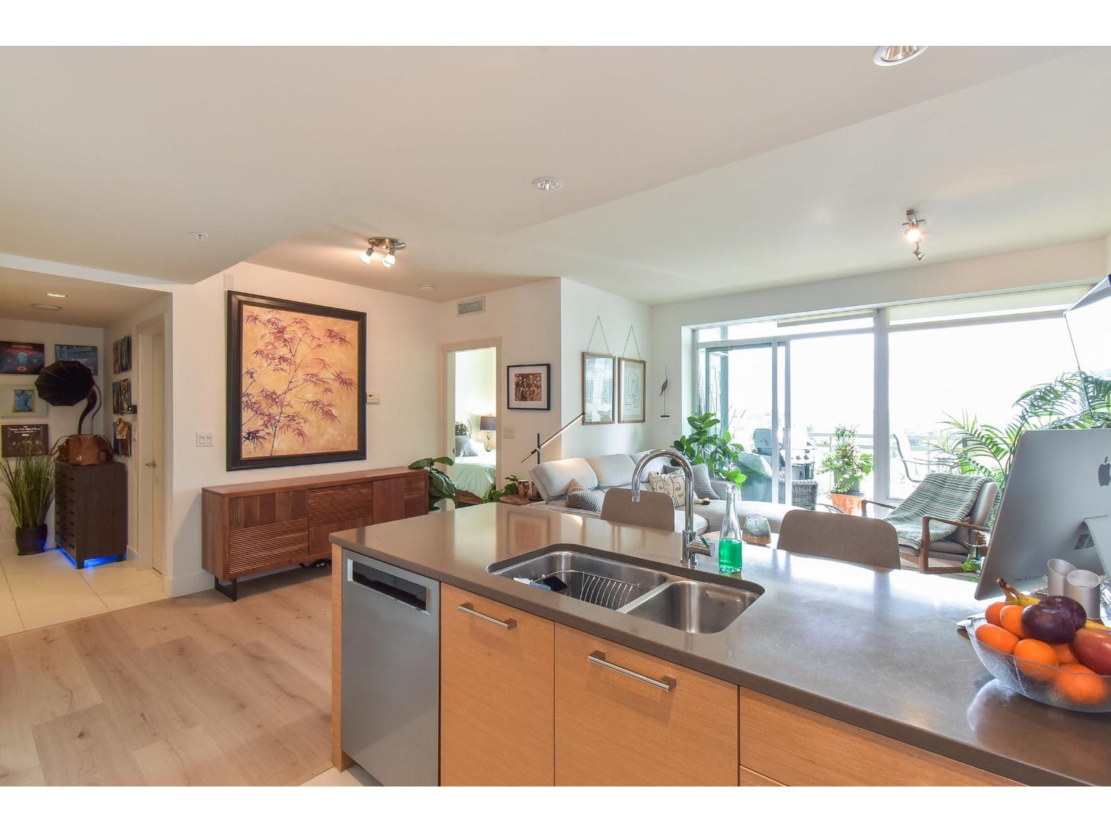 1207 15152 Russell Avenue, White Rock, British Columbia  V4B 0A3 - Photo 17 - R3071610