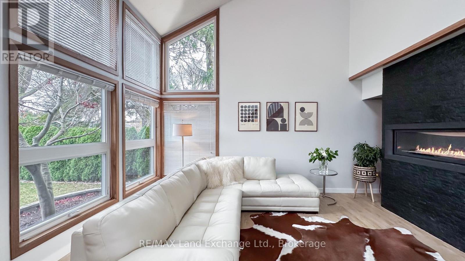 222 Penetangore Row, Kincardine, Ontario  N2Z 2P6 - Photo 6 - X12153013