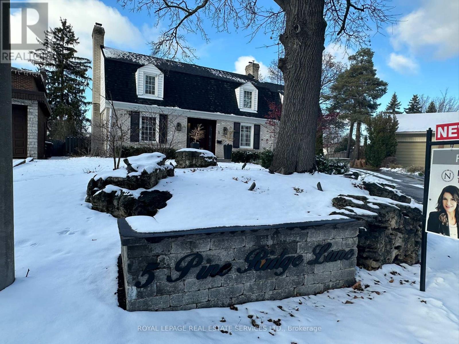 5 Pine Ridge Lane, Brampton, Ontario L6W 1G6 - Photo 1 - W12473497