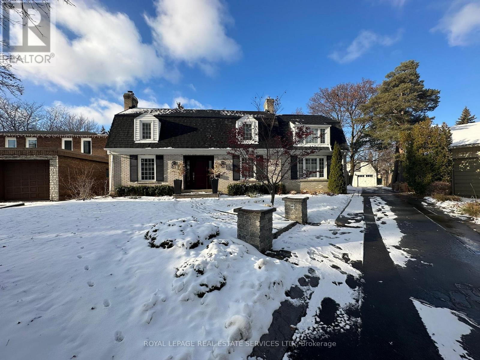 5 Pine Ridge Lane, Brampton, Ontario L6W 1G6 - Photo 3 - W12473497