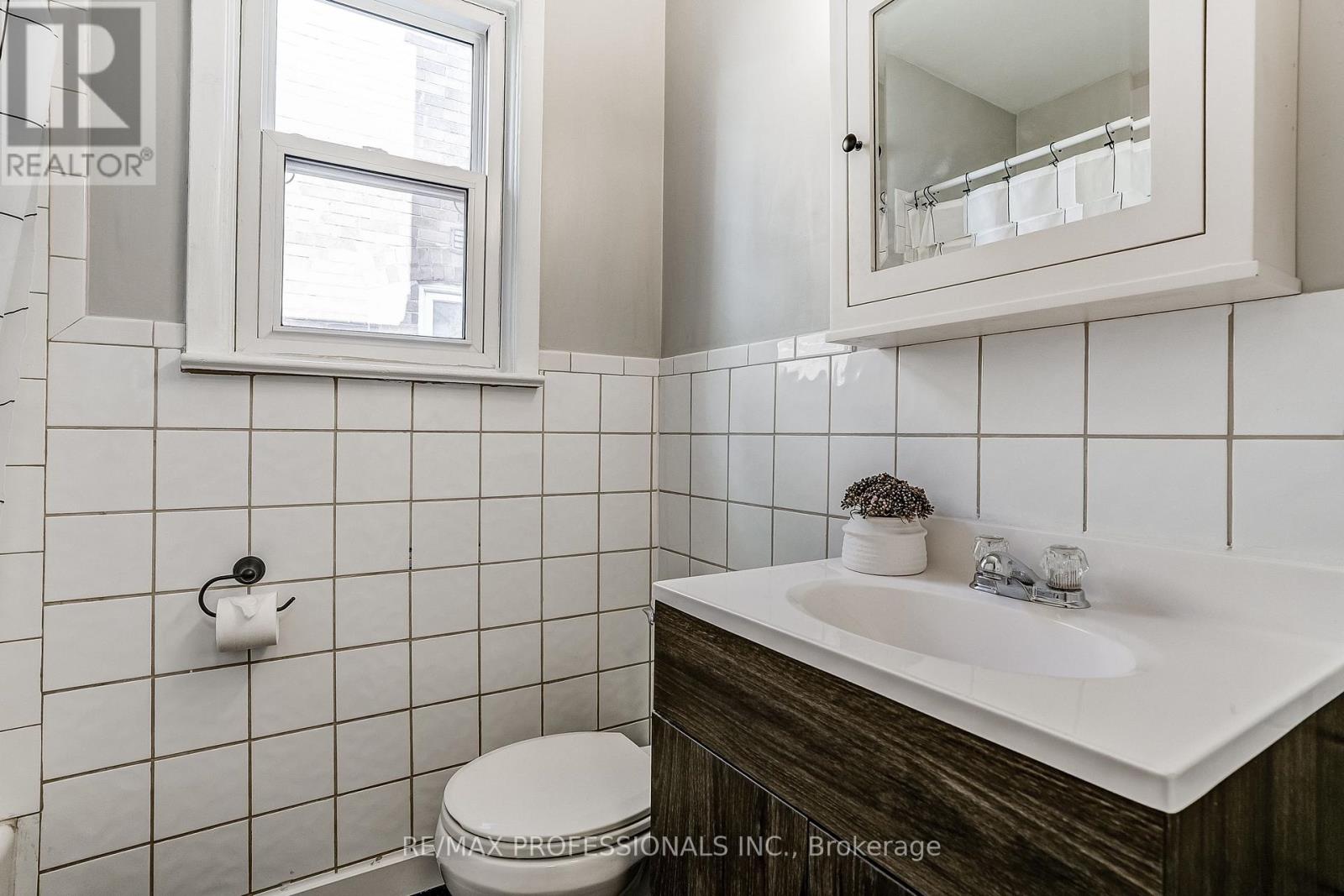 15 Fifteenth Street, Toronto, Ontario  M8V 3J3 - Photo 14 - W12594692