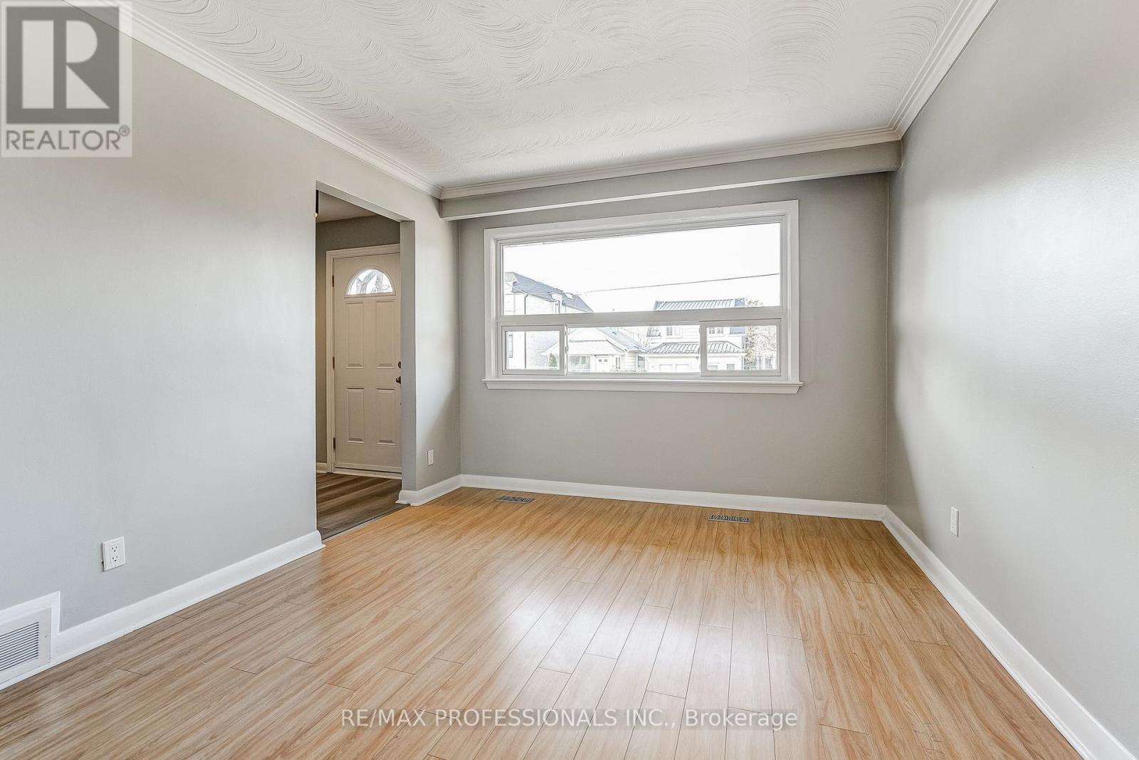 15 Fifteenth Street, Toronto, Ontario  M8V 3J3 - Photo 10 - W12594692