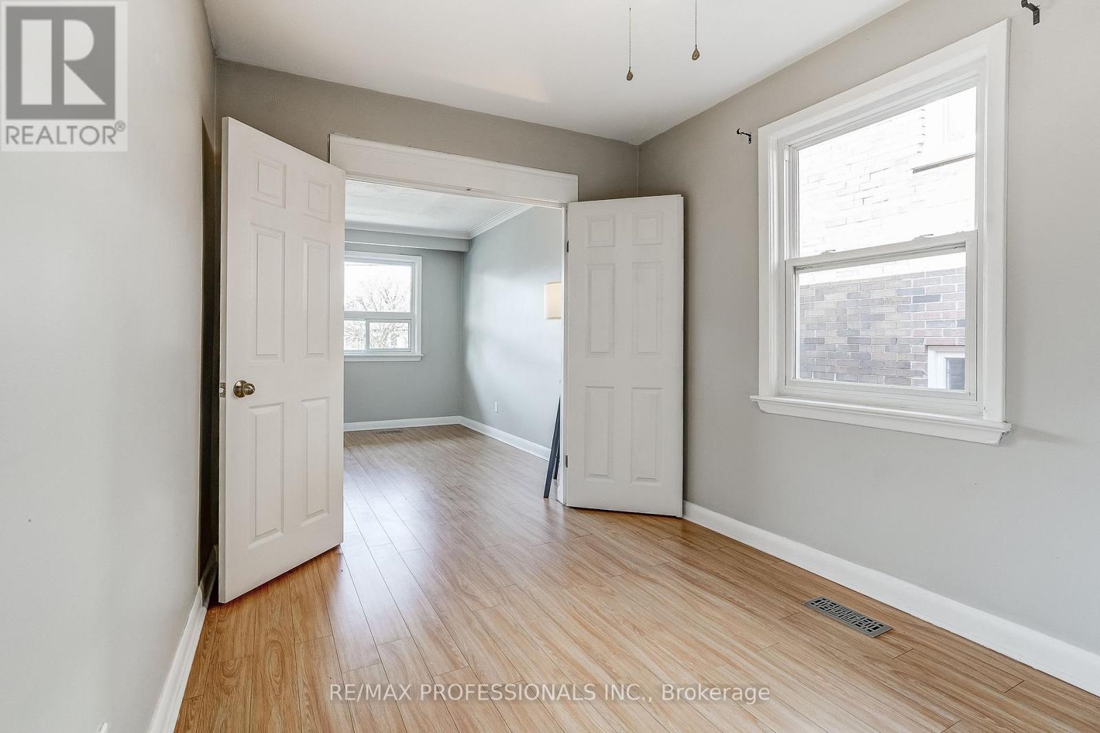 15 Fifteenth Street, Toronto, Ontario  M8V 3J3 - Photo 12 - W12594692