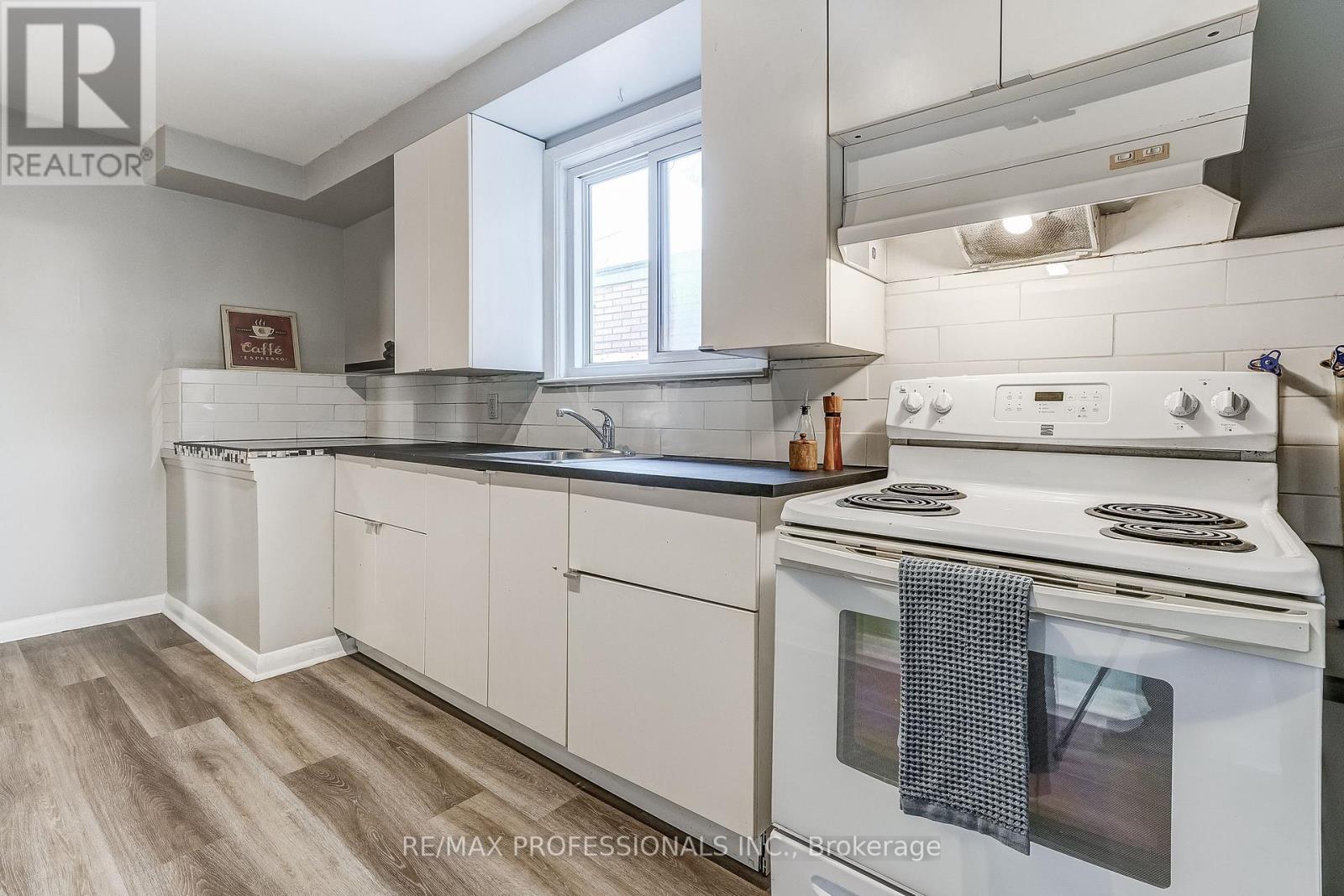 15 Fifteenth Street, Toronto, Ontario  M8V 3J3 - Photo 20 - W12594692