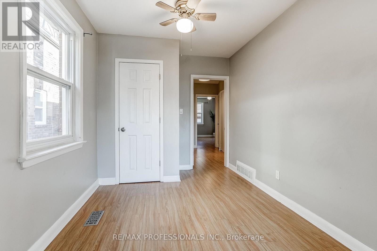 15 Fifteenth Street, Toronto, Ontario  M8V 3J3 - Photo 11 - W12594692