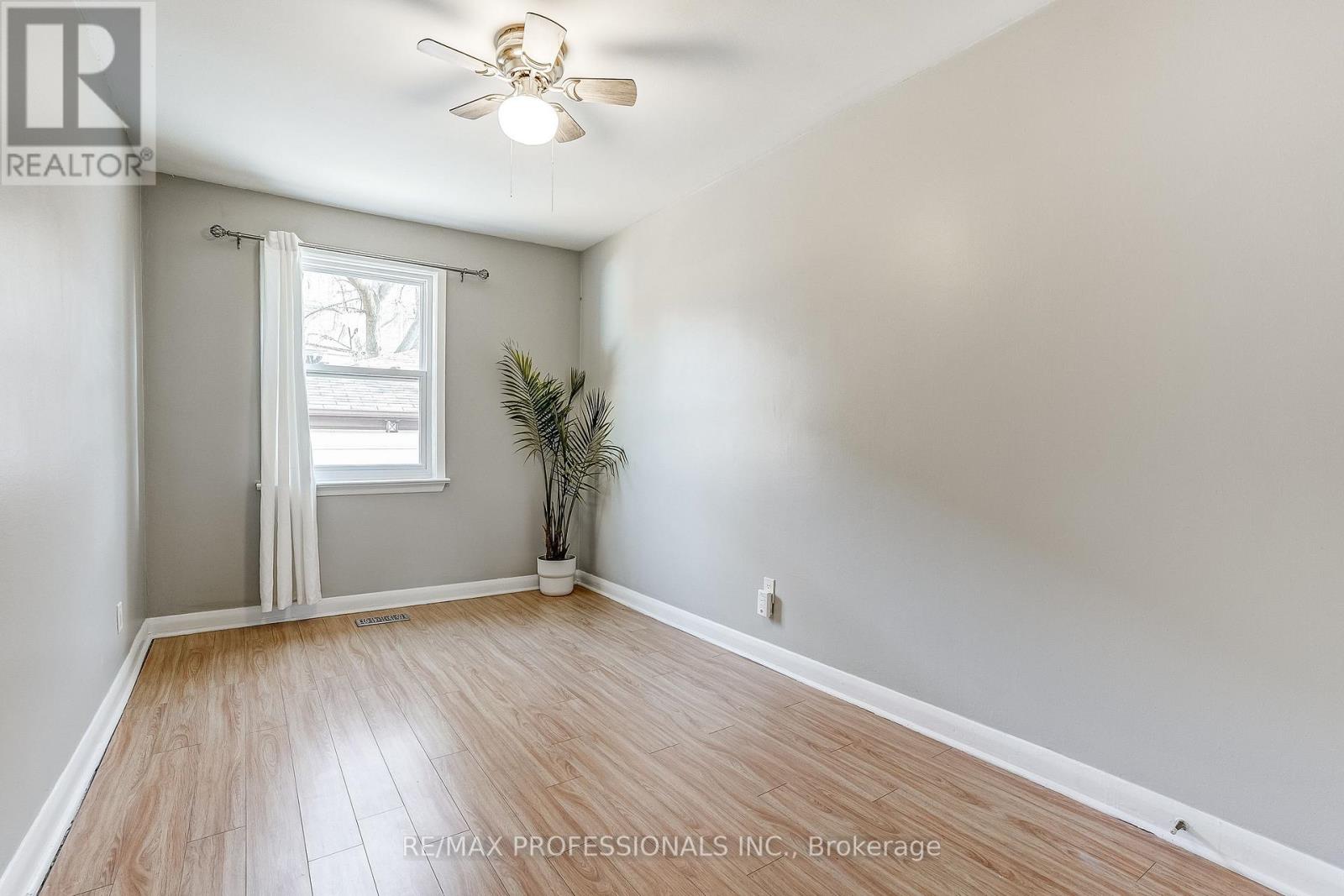 15 Fifteenth Street, Toronto, Ontario  M8V 3J3 - Photo 17 - W12594692