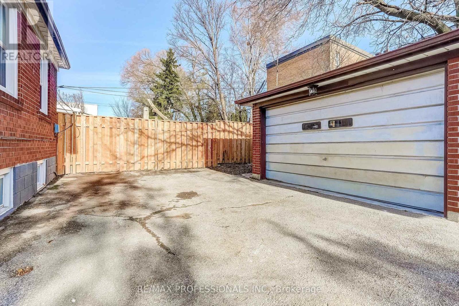 15 Fifteenth Street, Toronto, Ontario  M8V 3J3 - Photo 33 - W12594692