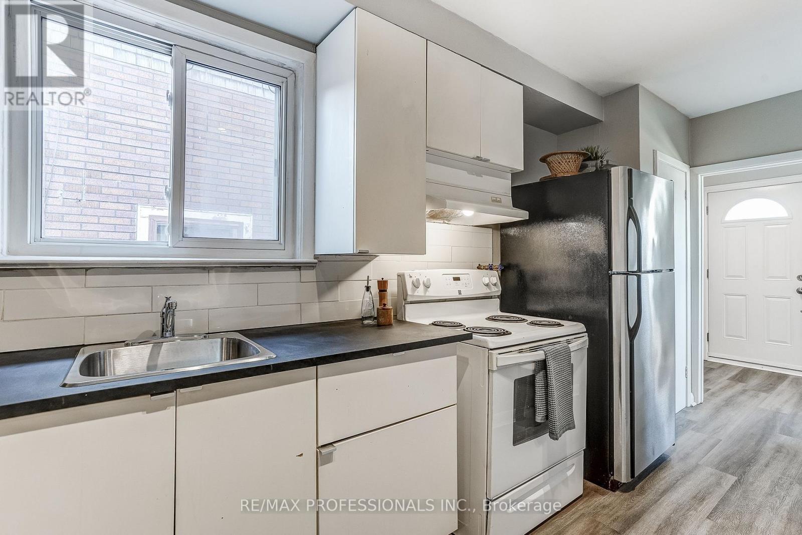 15 Fifteenth Street, Toronto, Ontario  M8V 3J3 - Photo 21 - W12594692