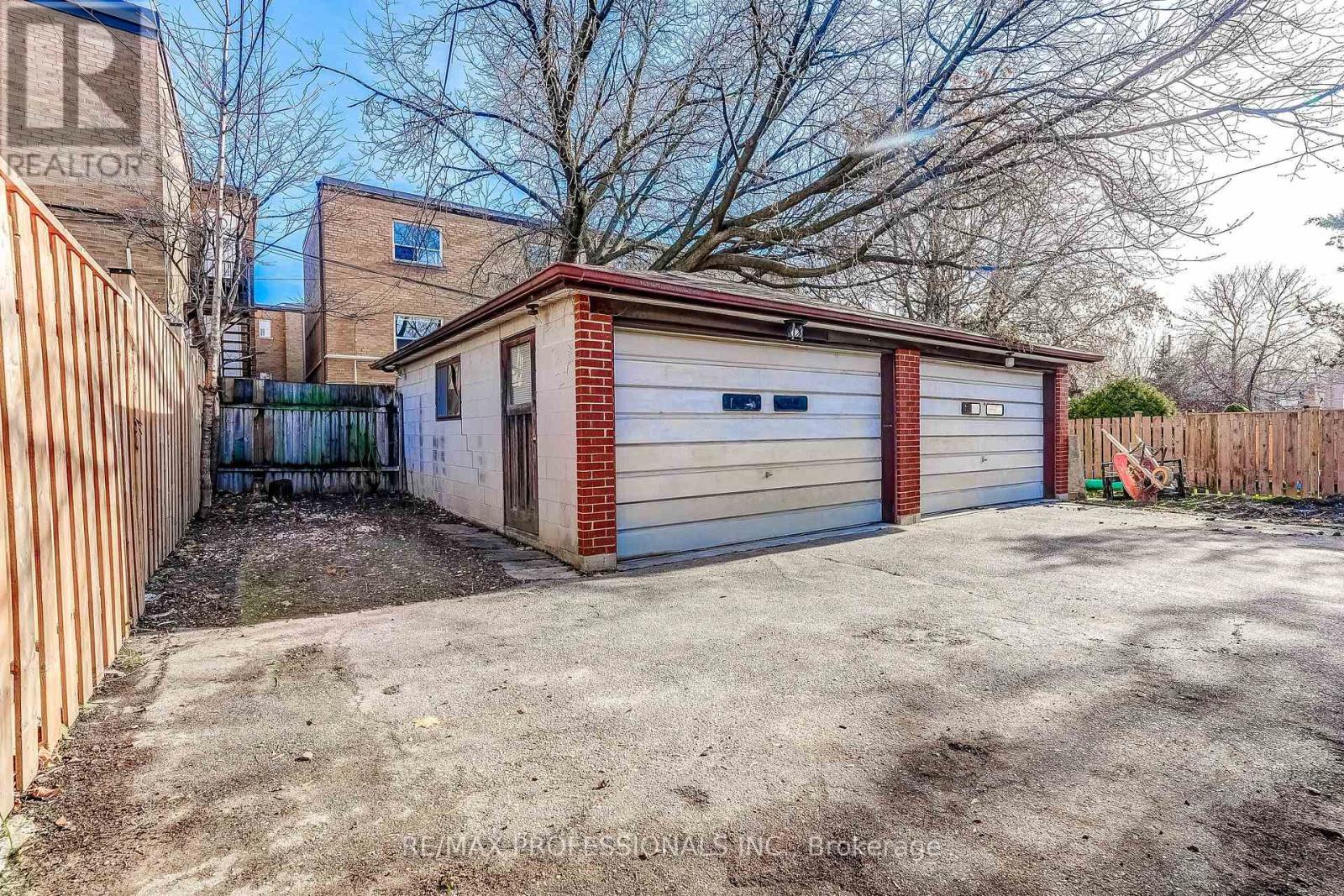 15 Fifteenth Street, Toronto, Ontario  M8V 3J3 - Photo 35 - W12594692