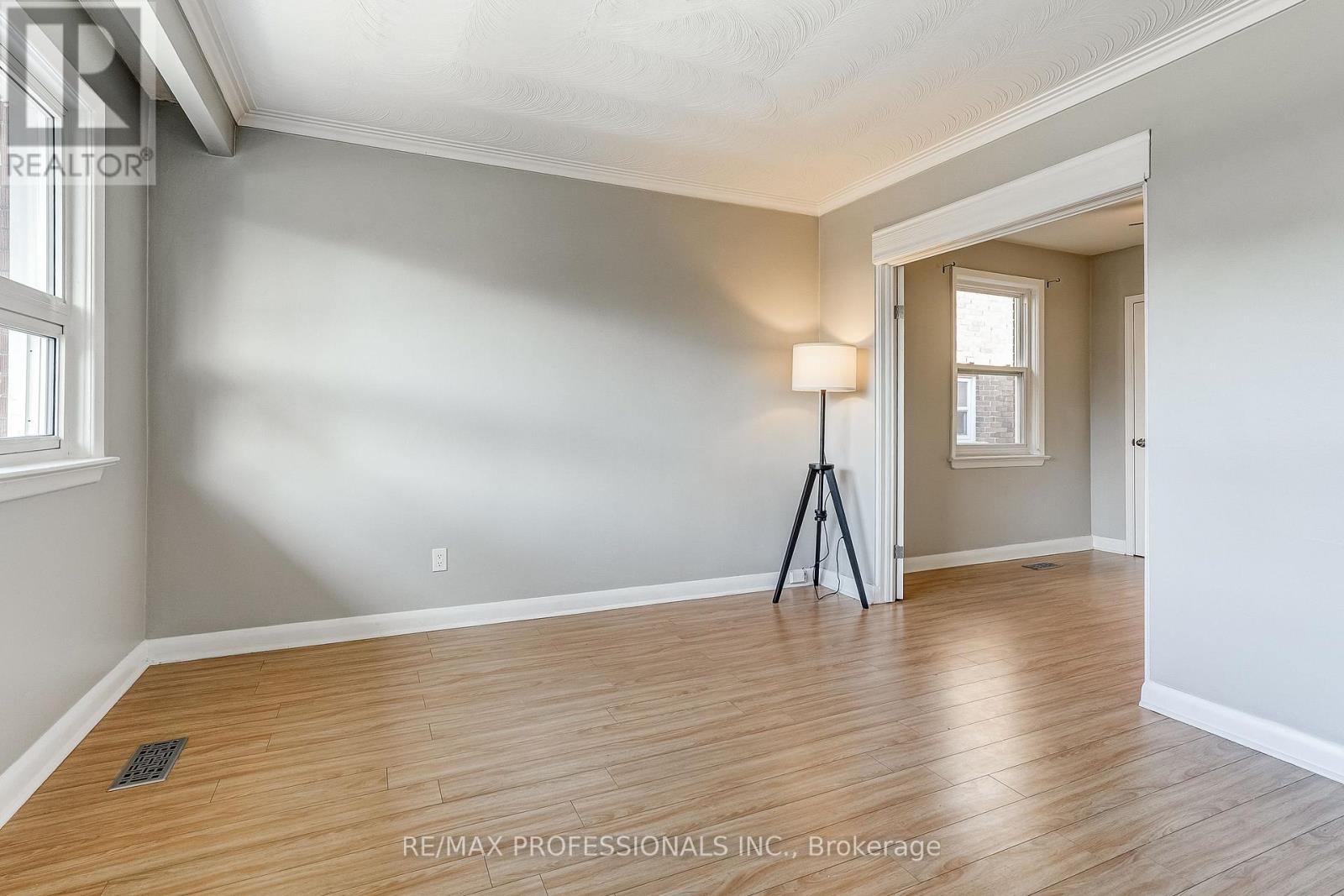 15 Fifteenth Street, Toronto, Ontario  M8V 3J3 - Photo 8 - W12594692