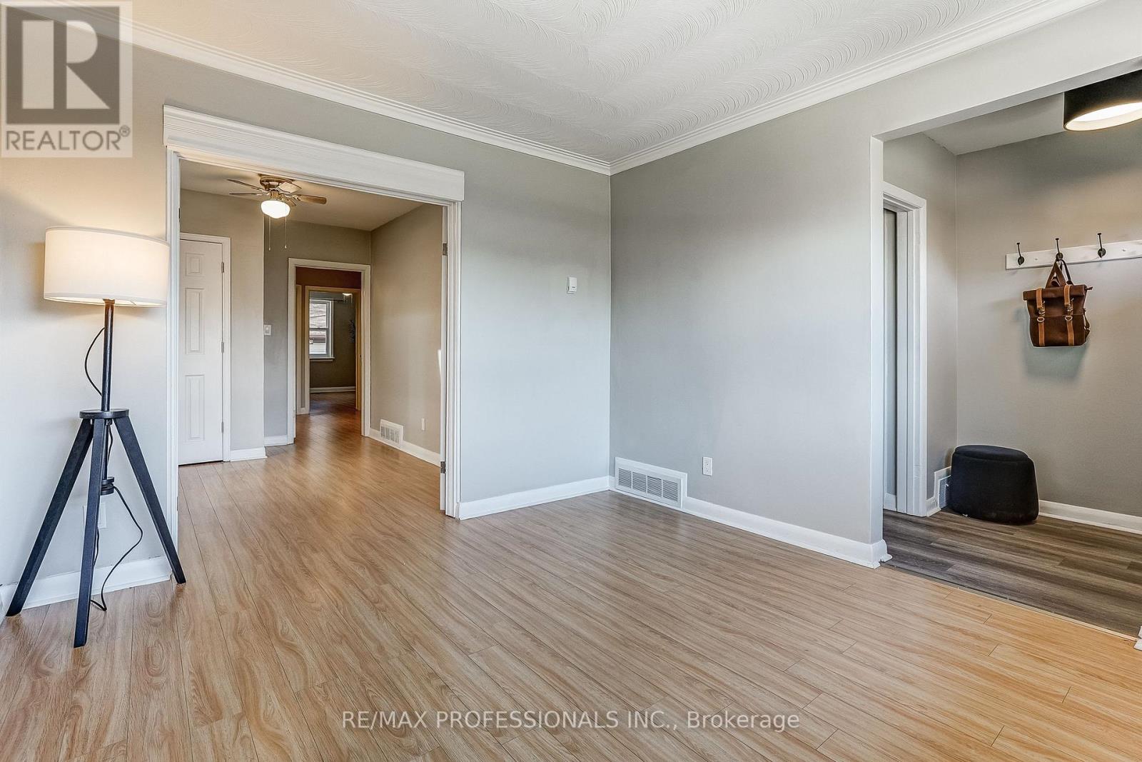 15 Fifteenth Street, Toronto, Ontario  M8V 3J3 - Photo 9 - W12594692