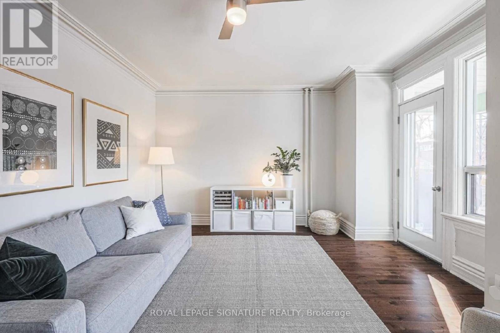 Upper - 553 Euclid Avenue, Toronto, Ontario M6G 2T3 - Photo 2 - C12595570