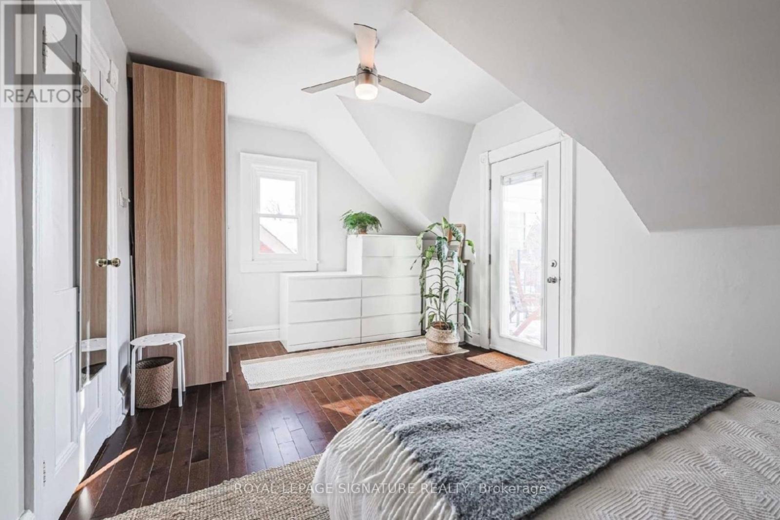 Upper - 553 Euclid Avenue, Toronto, Ontario M6G 2T3 - Photo 6 - C12595570