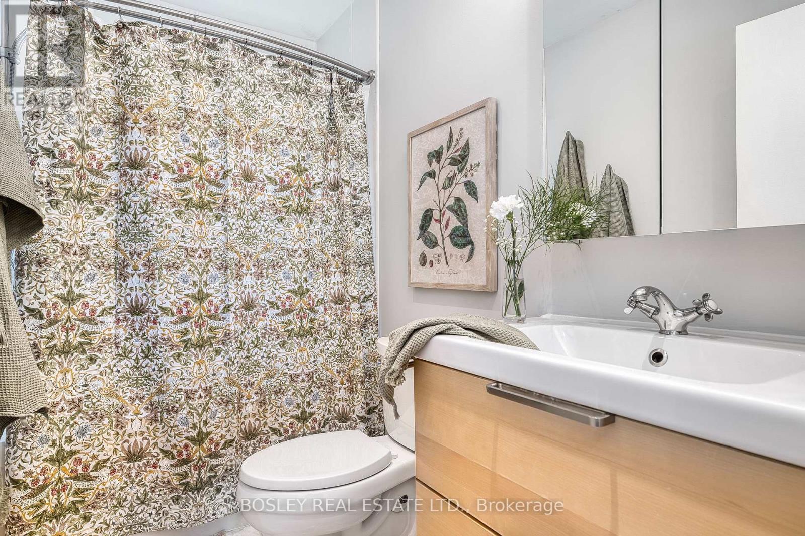 38 Halton Street, Toronto, Ontario  M6J 1R3 - Photo 18 - C12595590