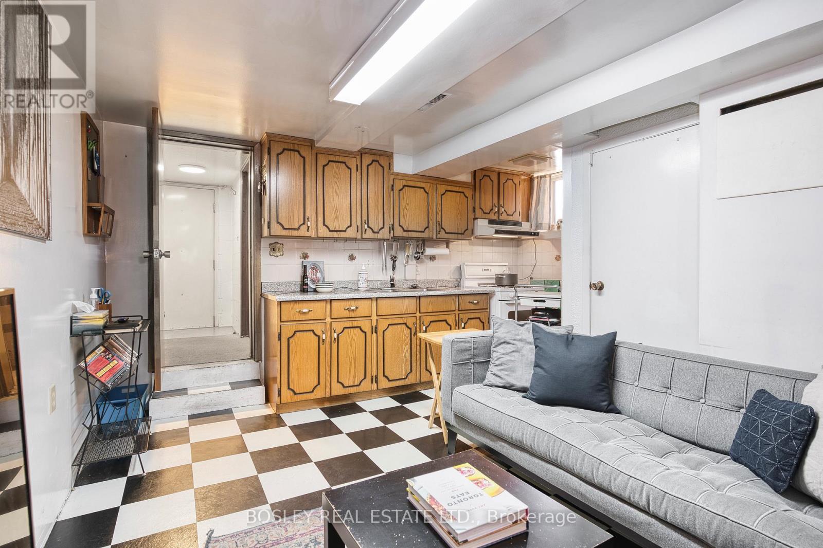 38 Halton Street, Toronto, Ontario  M6J 1R3 - Photo 32 - C12595590